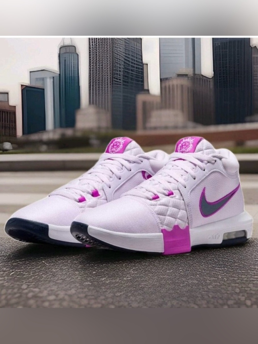 NEW Nike LeBron Witness 8 Athletic Shoes - Size 9